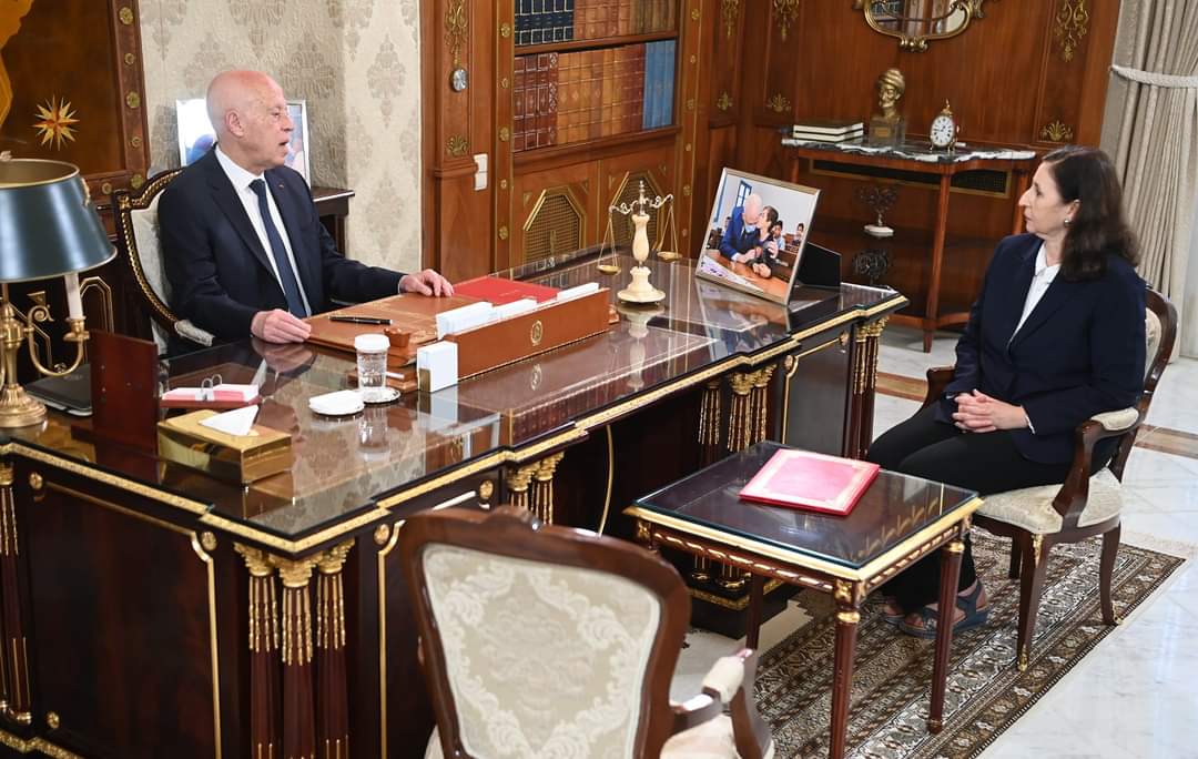 رئيس الجمهورية يشدد على ضرورة ايجاد حلول لمشاكل النقل