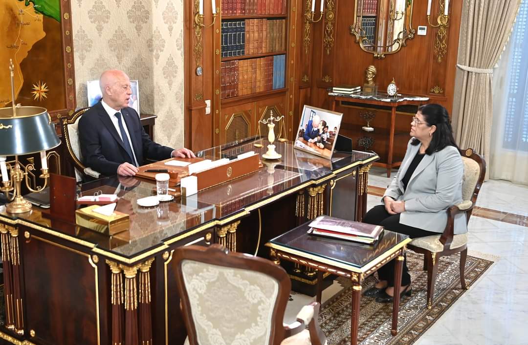 رئيس الجمهورية يشدّد على ضرورة دمج سنيب لابراس والصباح في أسرع الآجال