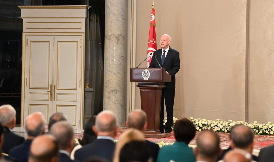 بالاسماء.. رئيس الجمهورية يمنح وسام الاستحقاق في مجال التربية والتعليم لهؤلاء