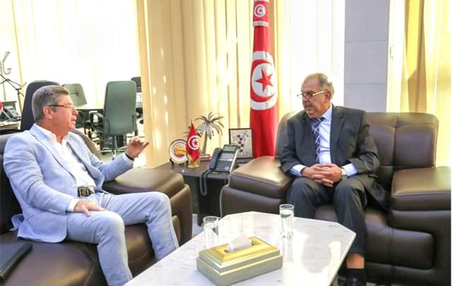 وزير الشباب والرياضة يستقبل رئيس اللجنة الوطنية الأولمبية 