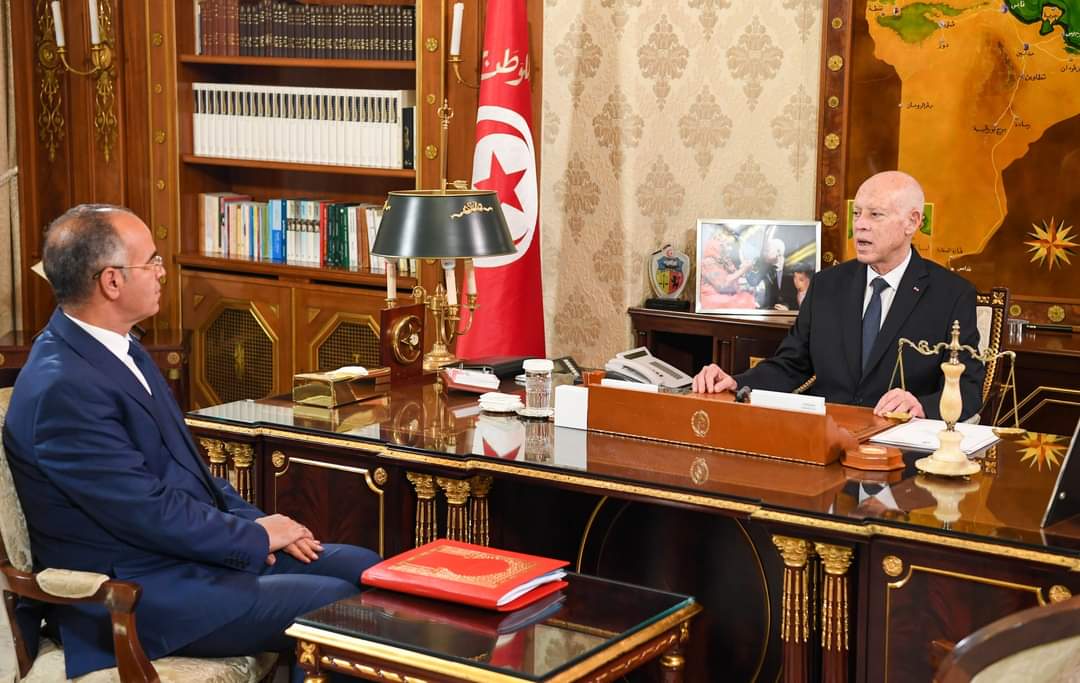 قطار سريع يربط الشمال بالجنوب ومؤسسة الأغالبة الطبية.. 