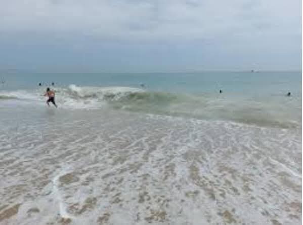 انقاذ 4شبان من موت محقق غرقا بسبب التهور؛؛