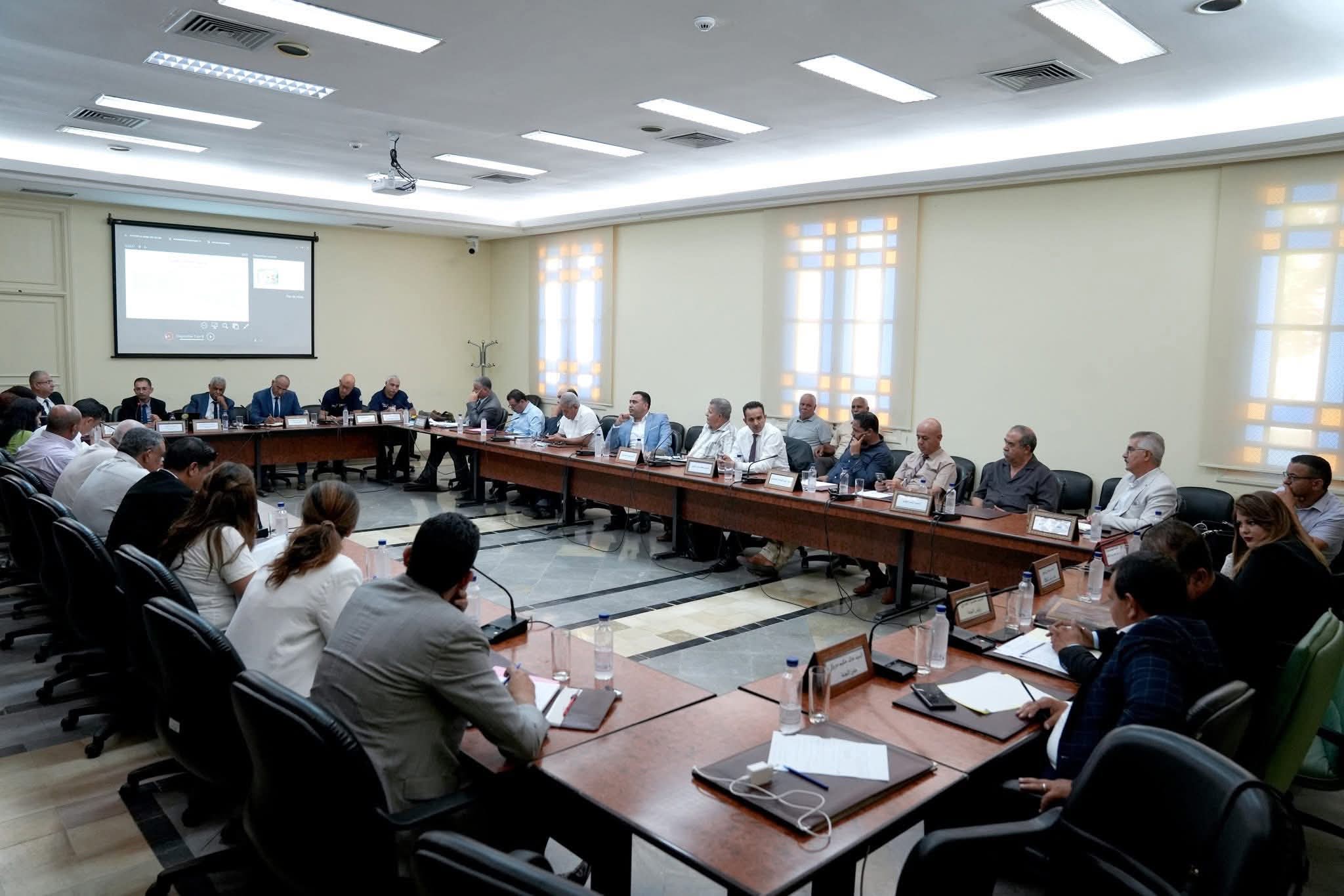 العمل البلدي في جلسة برلمانية...