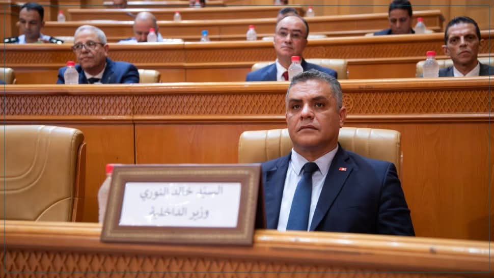 وزير الداخلية..رقمنة بطاقة عدد3 وارساليات قصيرة تصل المواطنين