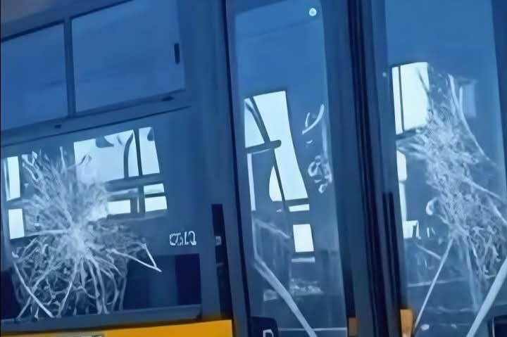 الوحدات الامنية المختصة تتمكن من ايقاف مخربي حافلة وميترو
