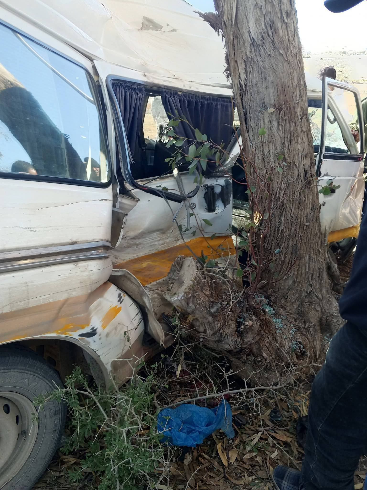 قبيل الإفطار/وفاة أستاذة واصابة اخرين في حادث مرور