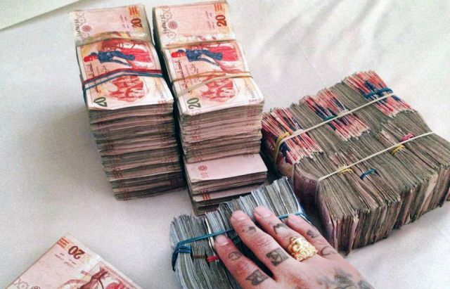 المنستير : حريفة أحد  البنوك تتفطّن إلى " تبخّر " 200 ألف دينار من حسابها   والتحقيق جار مع موظّفي البنك  