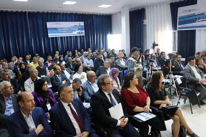"ندوة مهن المستقبل" بقابس ترسم معالم العلاقة المستقبلية بين التعليم وسوق الشغل