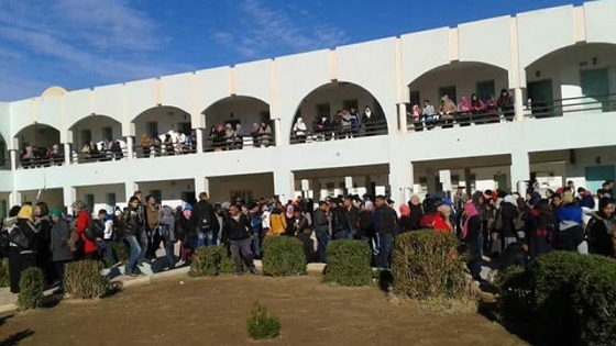 حادثة طرد تلميذتين من المبيت ليلا ورميهما في الشارع بمنطقة حدودية : هل وصلنا إلى مرحلة الفوضى العارمة الهدّامة ؟