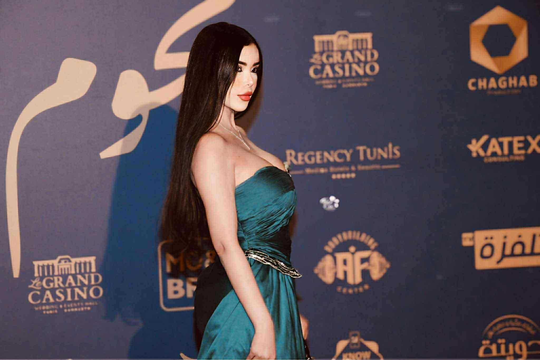 تتويج مروى عيسي بلفب أفضل فنانة تونسيع