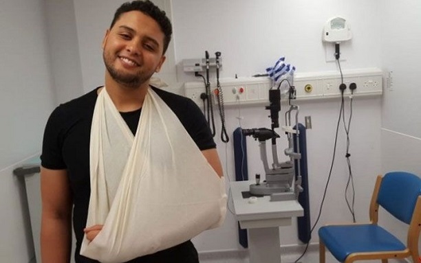 بعد أن أنقذ طفلا من الموت في بريطانيا : شاب تونسي طالب مسؤولين بريطانيين بالإشهار لتونس ..فقط ؟