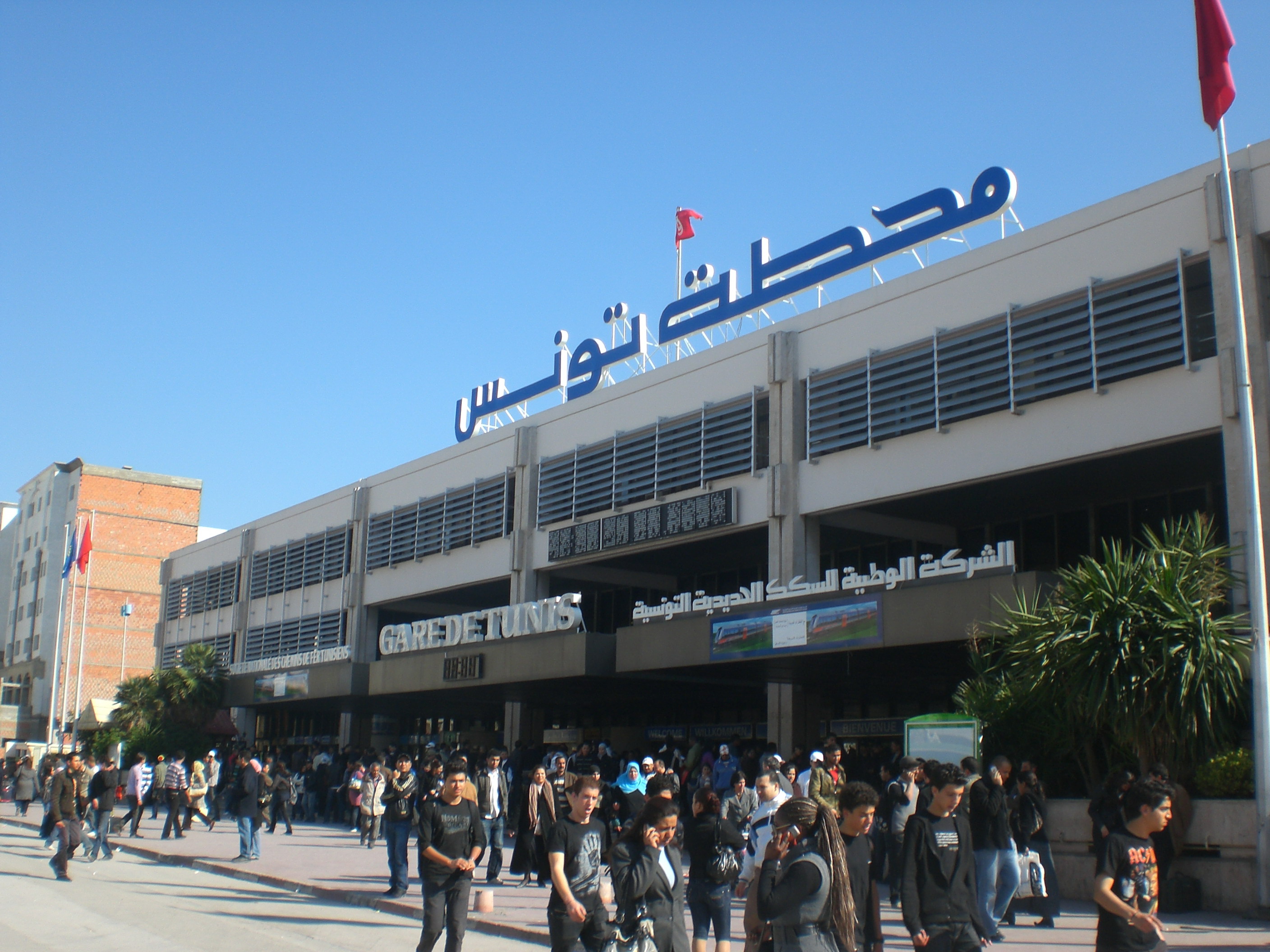 اكتضاض وفوضى وسط العاصمة بسبب اضراب شركة تونس للنقل