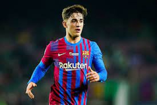 رسميًا : برشلونة يمدد عقد غافي