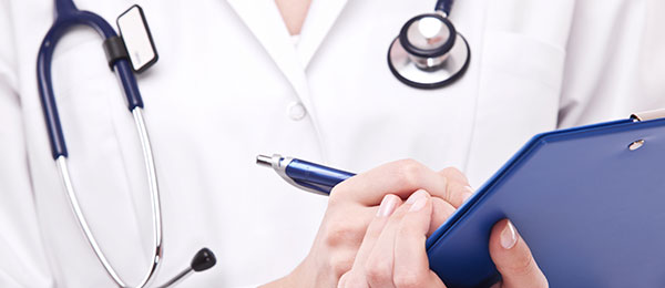 حوار تشاركي حول الإجراءات العاجلة لإصلاح قطاع  الصحة بإشراف رئيس الحكومة يوسف الشاهد