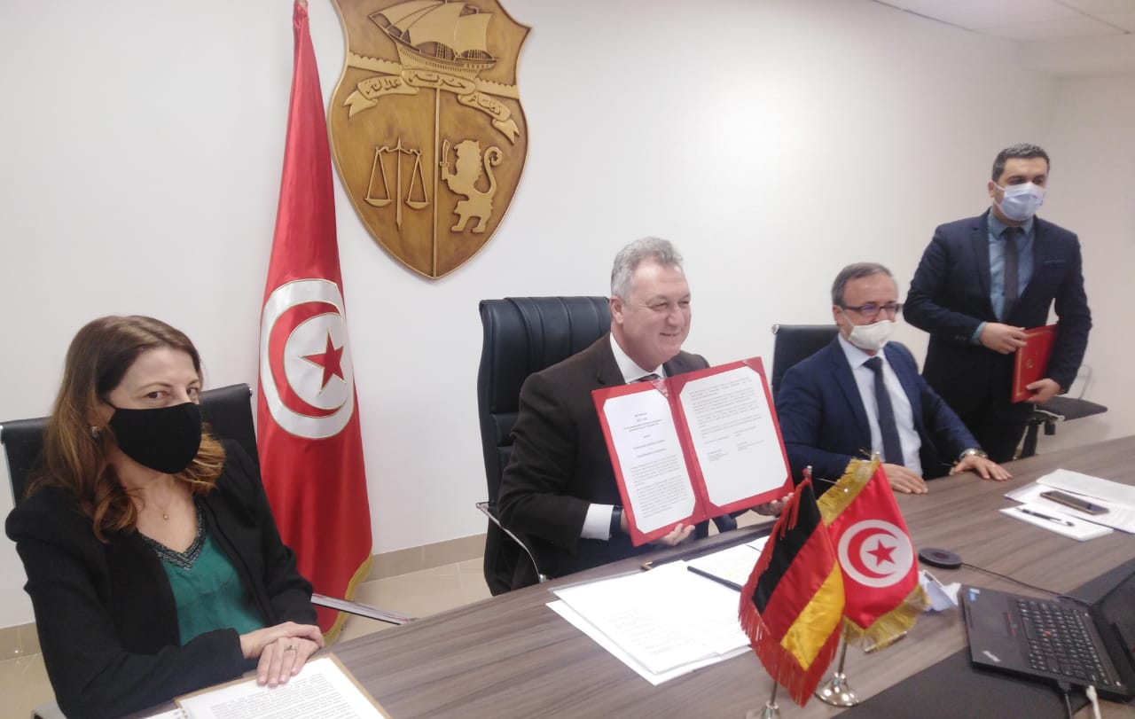 علي الكعلي ووزيرة الشوؤن الأوروبية لمقاطعة بافاريا يوقعان على برنامج العمل للفترة 2022-2019
