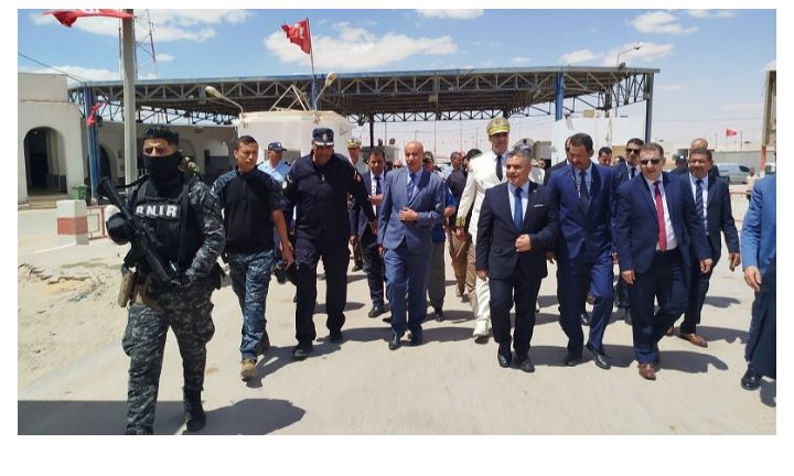 وزير الداخليةفي زيارة لمعبر ذهيبة وازن