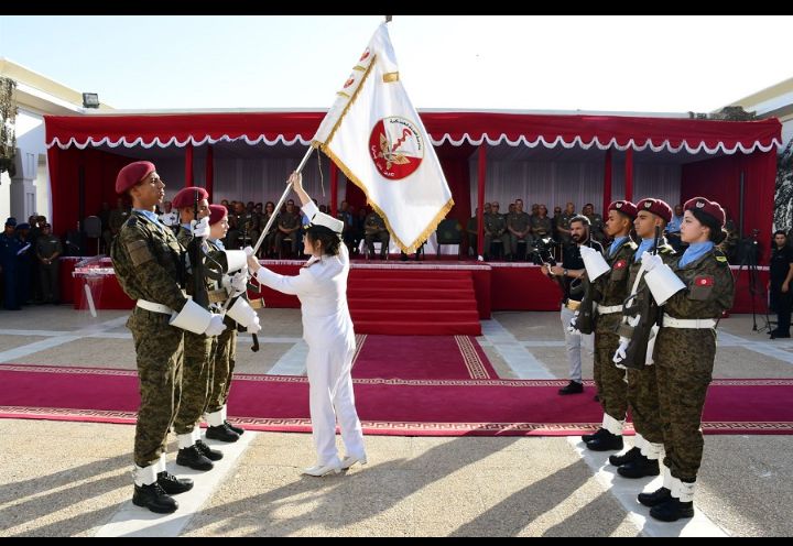 وزير الدفاع يشرف على اختتام السنة الدراسية بمدرسة الصحّة العسكرية/صور
