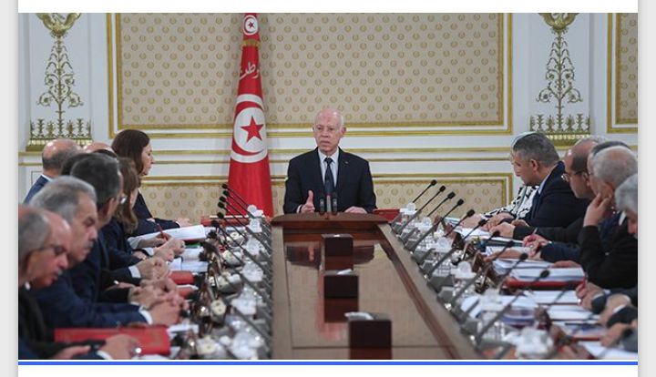 هذا ما تم التطرق إليه:رئيس الجمهورية يشرف يرأس اجتماع مجلس الوزراء