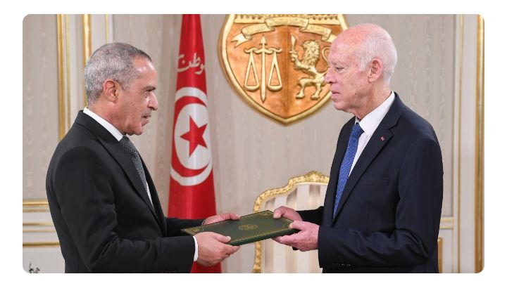 رئيس الجمهورية يتسلم رسالة دعوة من الرئيس الجزائري لحضور افتتاح الدورة الرابعة للمعرض الأفريقي للتجارة البينية