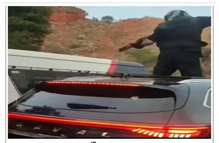 اصدار حكم بالسجن في حق الشاب الذي صوب سلاحا مزيفا لدورية أمنية 