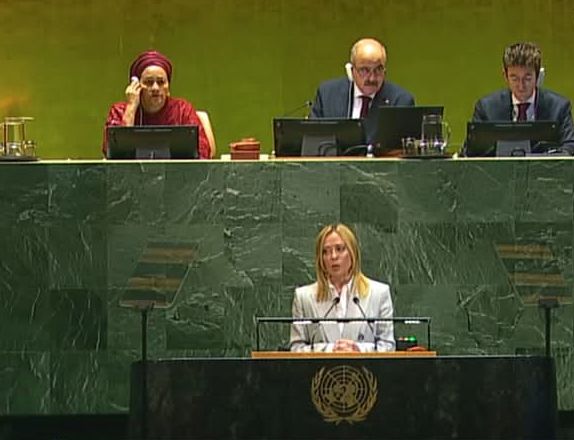 وزير الشؤون الخارجية يترأّس جلسة للجمعية العامة بنيويورك