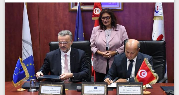 الربط الكهربائي بين تونس وإيطاليا.. توقيع إتفاقية بين ستاغ والبنك الأوروبي للإستثمار