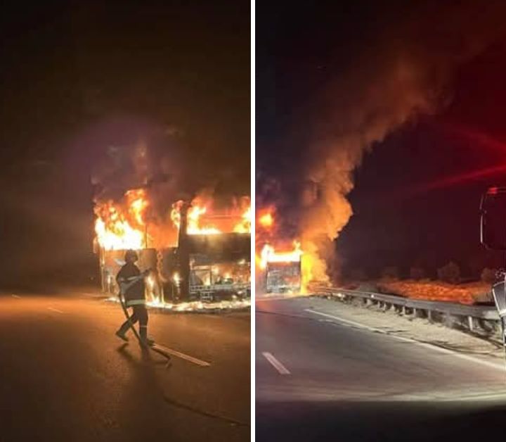 احتراق حافلة تقل عددا من جمهور الافريقي