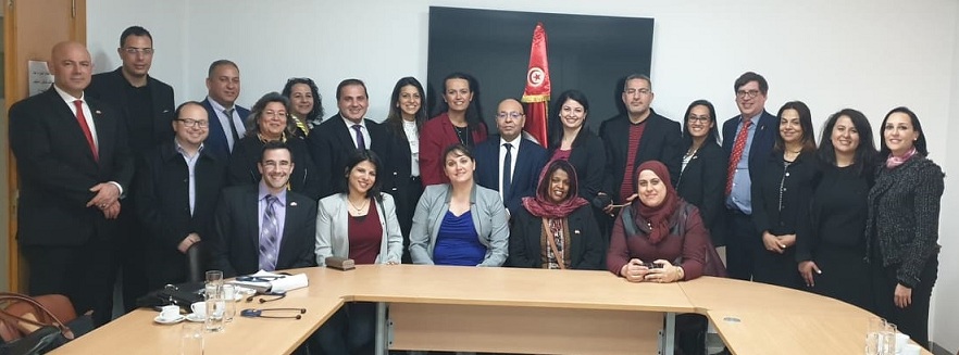 جلسة حوارية بين محمد الفاضل محفوظ ووفد مشترك من المستشارين البلديين التونسيين والمسؤولين المحليين الأمريكيين