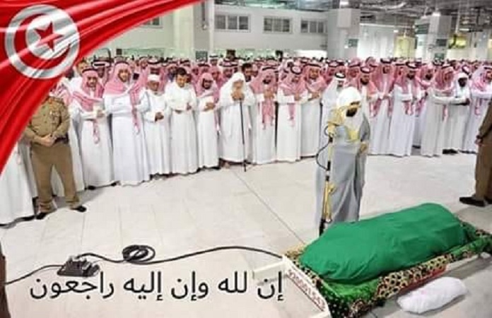 هذه الصورة لا علاقة لها بجنازة بن علي وتعود إلى سنة 2016 بعد وفاة أمير سعودي