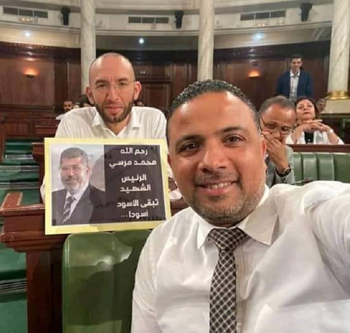 من بورقيبة إلى مرسي : نواب لا شغل لهم سوى الاستفزازات وزيادة ضغط الدم للشعب التونسي