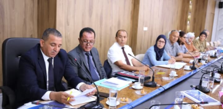 باشراف وزير الرياضة:جلسة عمل خصصت لصيانة ملعب مصطفى بن جنات بالمنستير