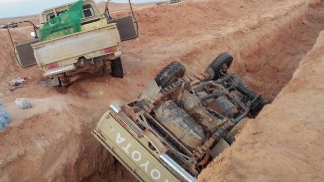 رمادة : وفاة مهرّب إثر انقلاب سيّارته وتسليم شخصين إلى وحدات الحرس الوطني