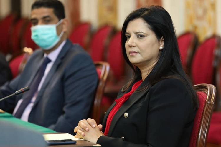 مستويات هزيلة في مجلس النواب : الرئيسة ترفع الجلسة غاصبة بسبب " عركة " واتهامات بتبييض الإرهاب