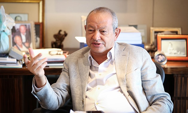 إلى الملياردير المصري نجيب ساويريس : مصر تفيض ديمقراطية ونحن نتعلّم منكم أصولها