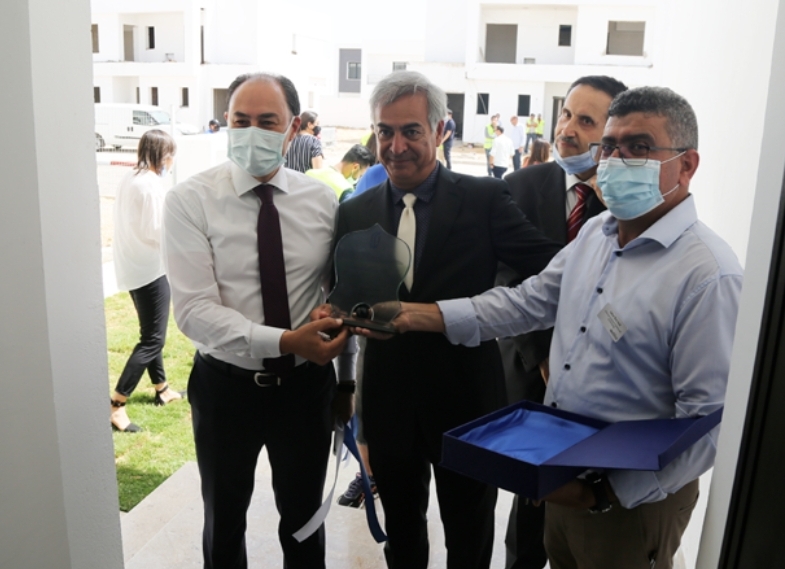 المرفأ المالي بتونس : تسليم مفاتيح القسط الأول من مشروع المدينة الجديدة Tunis Bay Golf