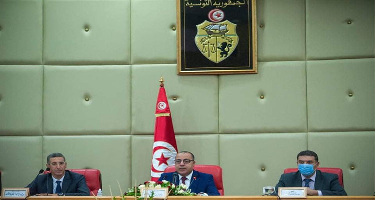 في ندوة الولاة : رئيس الحكومة يعلن عن تركيز فرق عمل سيتنقل إلى كافة الجهات للاستماع إلى مقترحات الجميع