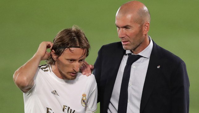 رسمي : زيدان يستقيل من تدريب ريال مدريد بعد الفشل في الفوز بالبطولة