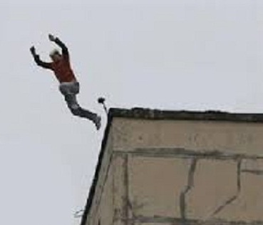 العاصمة : رجل يلقي بنفسه من نزل بشارع بورقيبة