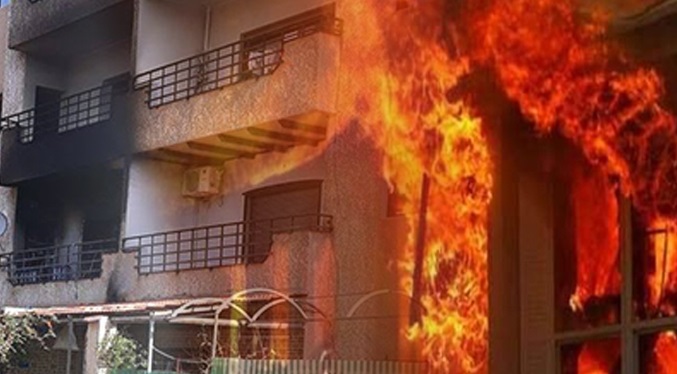 أريانة: حريق في مغازة تجارية يتسبب في إخلاء إحدى العمارات من السكان