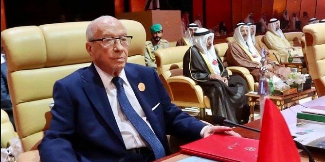 بعد التزامه بالدستور : السبسي يستعيد شعبيته بنسبة 23%