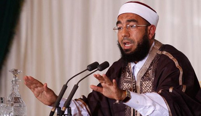 الداعية بشير بن حسم يتجاوز حدوده ويدعو رعاة الابل في الجنوب تقديم أبوال ابلهم للاعلامين