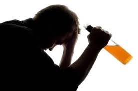 فوضى ومهازل في مقر هيئة الانتخابات : مخمور يريد الترشح للرئاسة وأحد المترشحين يتسلل للمقر عبر النافذة !