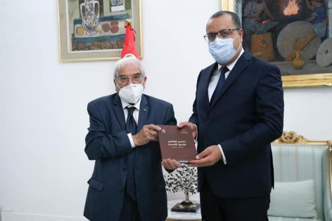 رئيس الحكومة يأمر بنشر قائمة شهداء الثورة وجرحاها في الرائد الرسمي