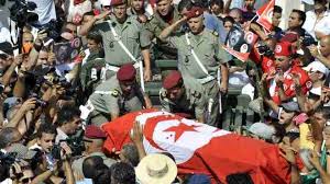 جثمان الفقيد محمد البراهمي يوارى الثرى في روضة الشهداء بمقبرة الجلاز