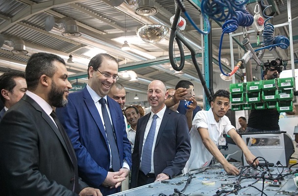 الشاهد يعلن سنة 2020 لدعم واستهلاك المنتوج التونسي