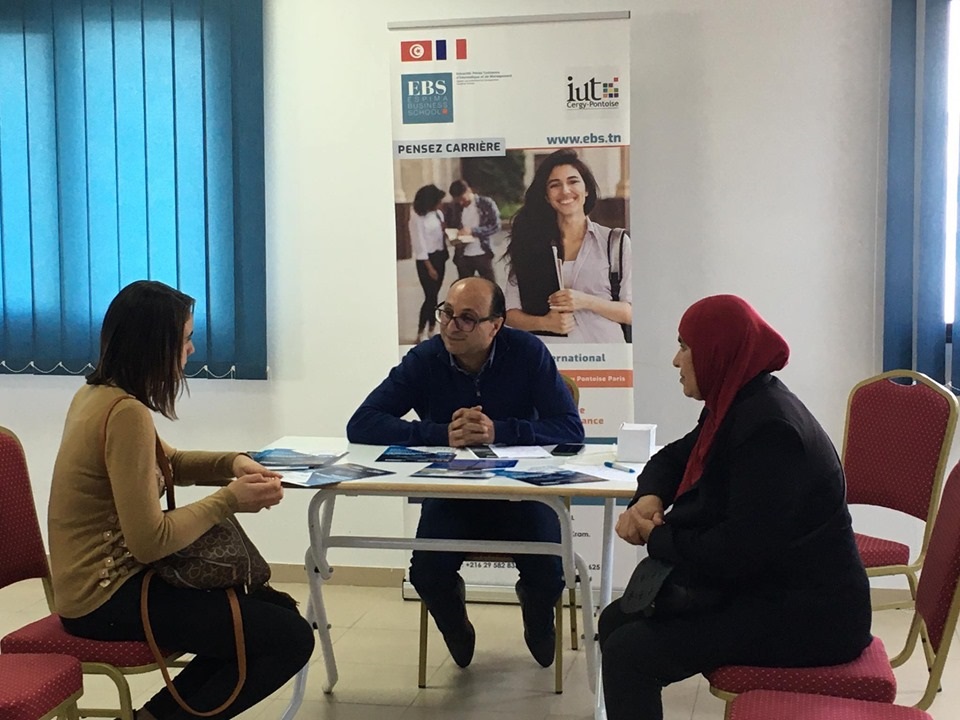 معرض التوجيه الجامعي والدّراسة في الخارج في الجامعة الخاصة EBS