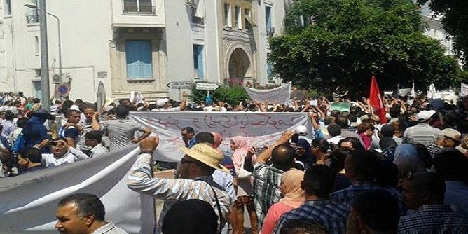 المعلمون والأساتذة يثورون على ناجي جلول