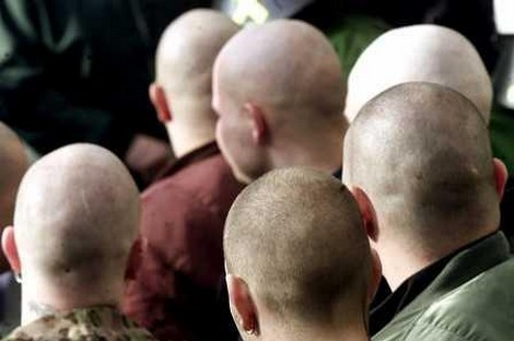 الآن بشوارع العاصمة : حملة لتجنيد الشباب للخدمة العسكرية