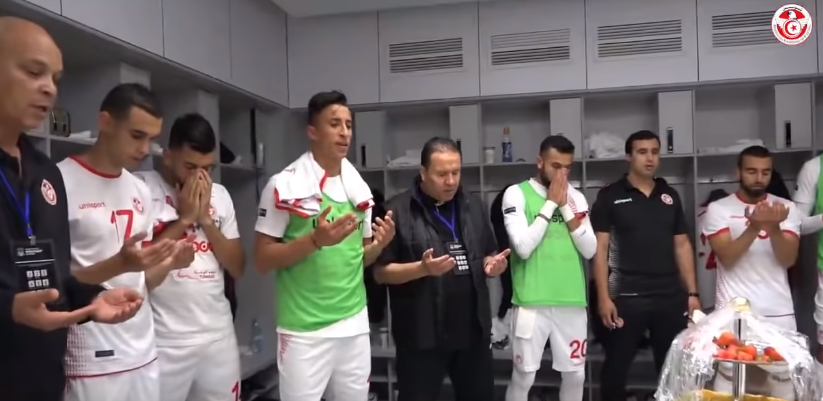 انخرط فيها عالم الاجتماع محمد الجويلي : هل هي صدفة هذه الحملة على " الفاتحة " لدى لاعبي المنتخب ؟