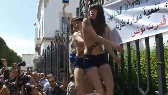 وزير خارجية فرنسا يأمل أن يرأف القضاء التونسي بفتيات فيمن